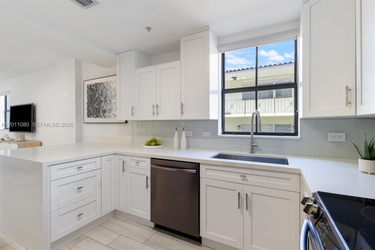 1650 Galiano St, Unit TH15, Coral Gables, FL 33134 Photo