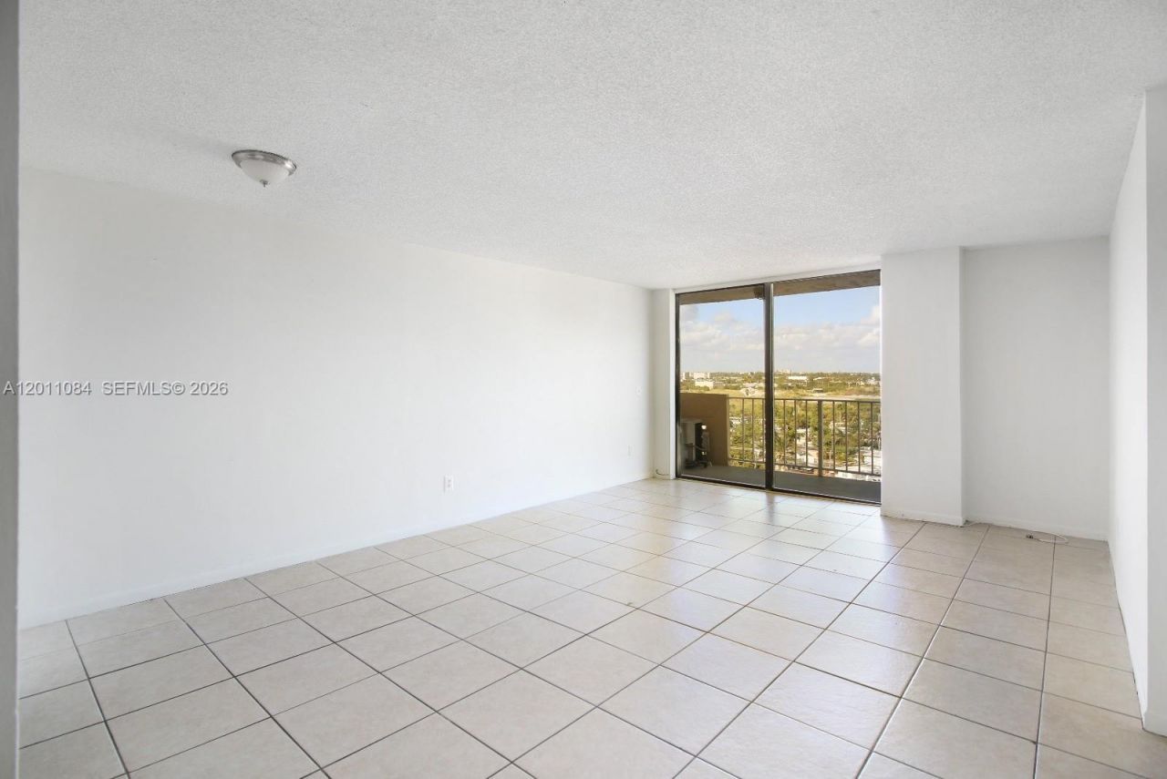 2350 NE 135th St , Unit 1111, North Miami, FL 33181 Photo