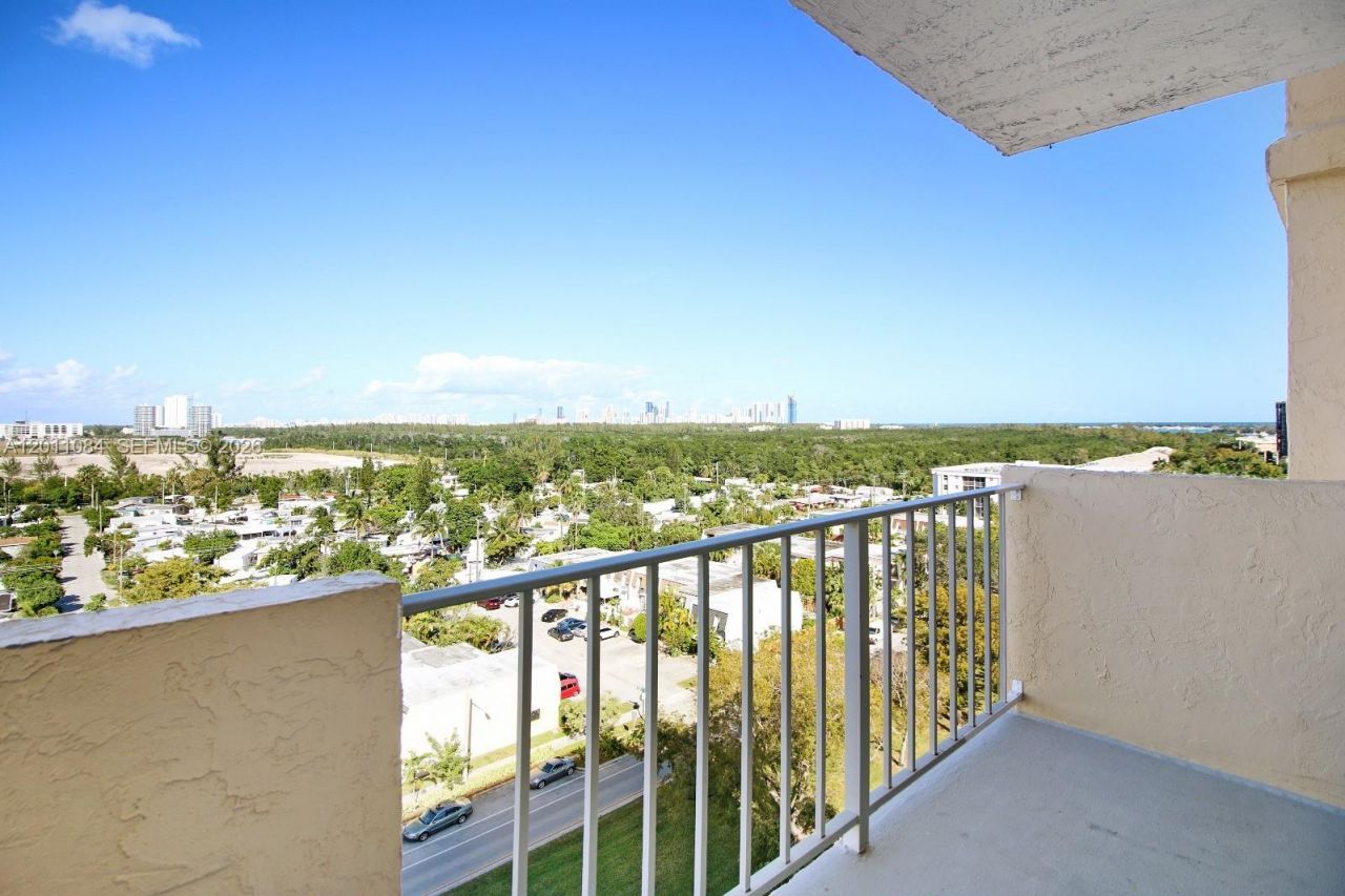 2350 NE 135th St , Unit 1111, North Miami, FL 33181 Photo
