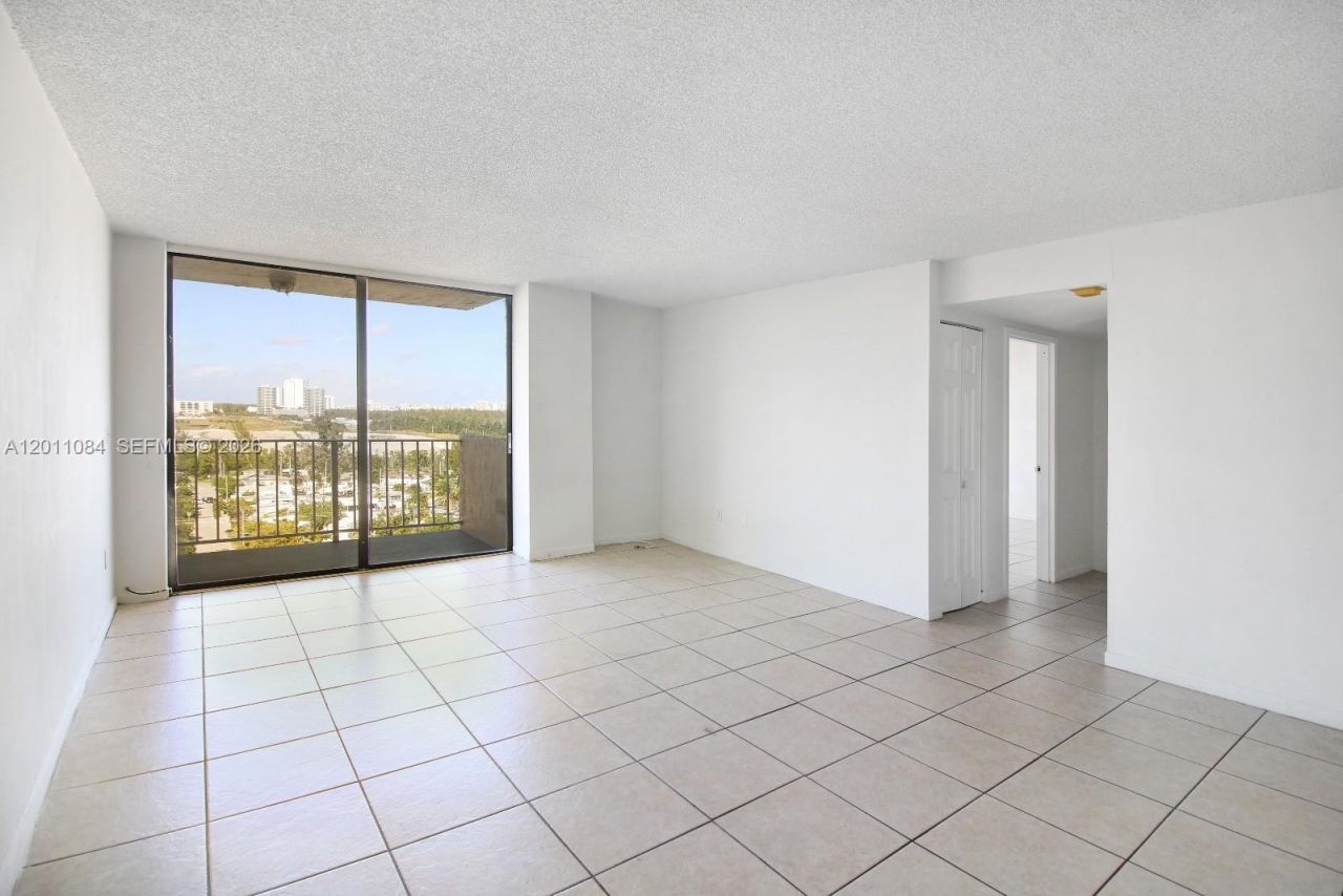 2350 NE 135th St , Unit 1111, North Miami, FL 33181 Photo