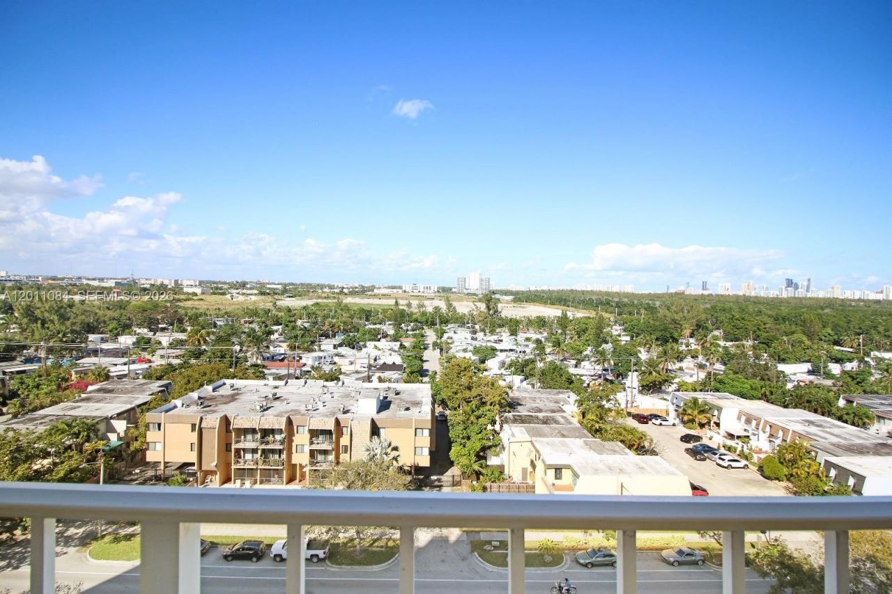 2350 NE 135th St , Unit 1111, North Miami, FL 33181 Photo