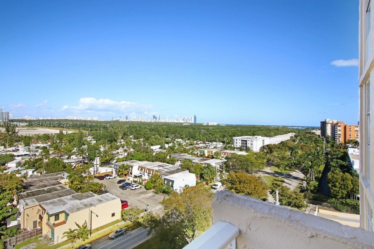 2350 NE 135th St , Unit 1111, North Miami, FL 33181 Photo
