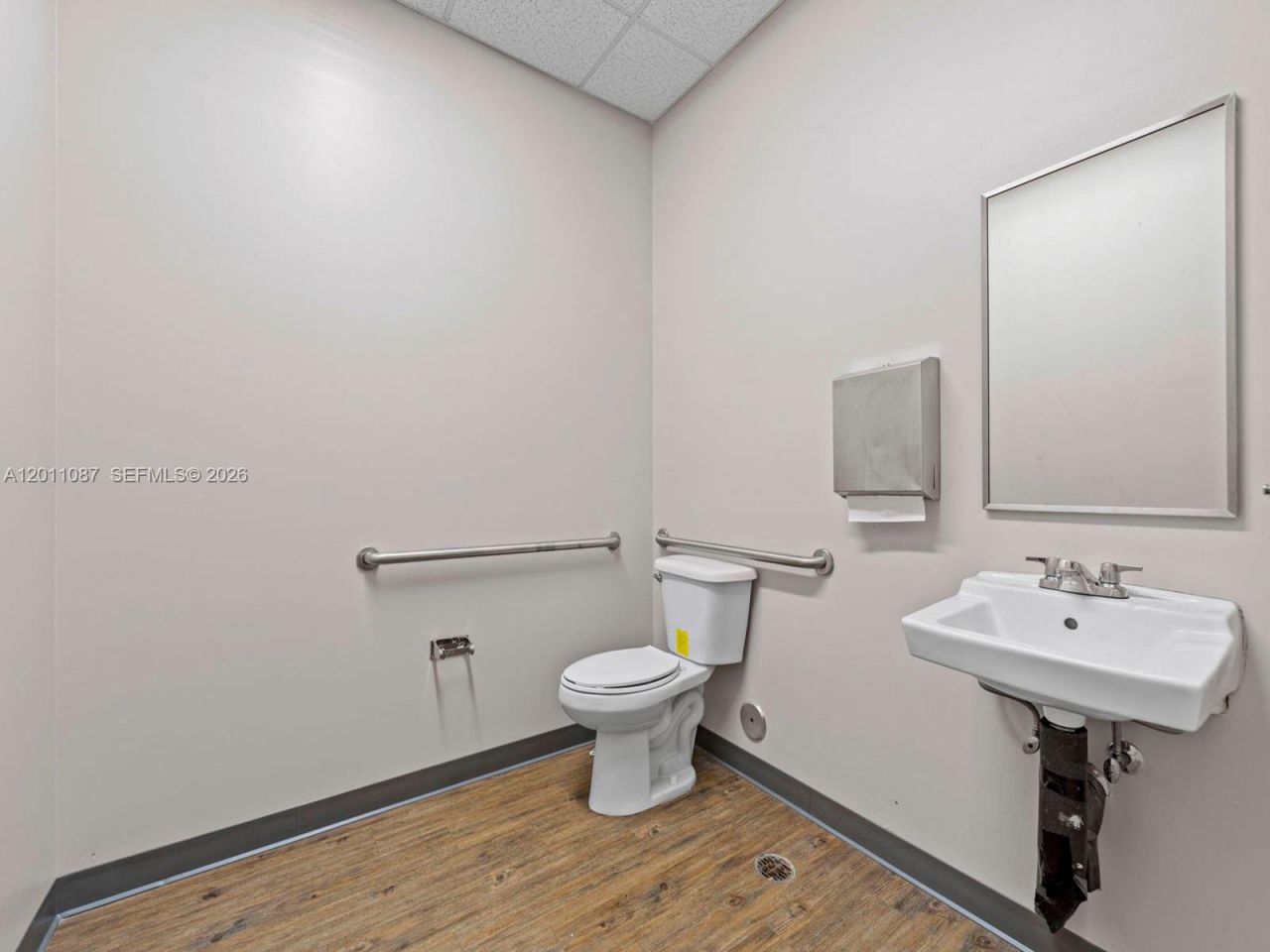 735 Shotgun Rd , Sunrise, FL 33326 Photo