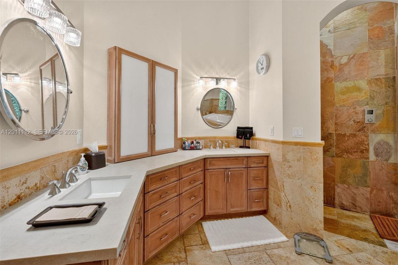 8920 SW 162nd Ter , Palmetto Bay, FL 33157 Photo