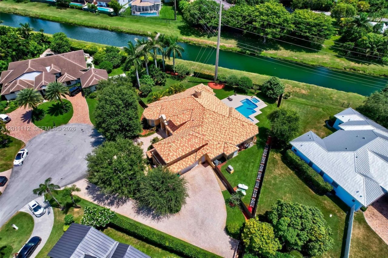 8920 SW 162nd Ter , Palmetto Bay, FL 33157 Photo