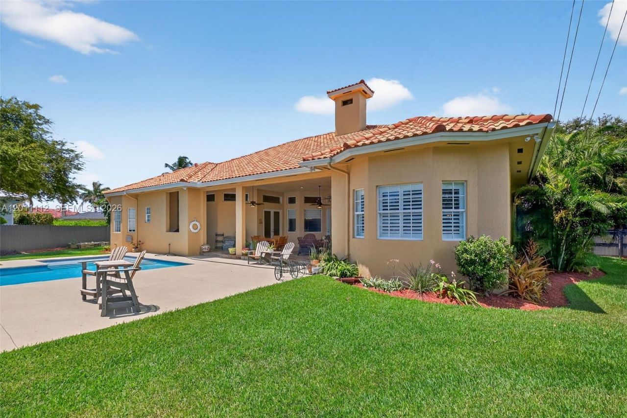 8920 SW 162nd Ter , Palmetto Bay, FL 33157 Photo