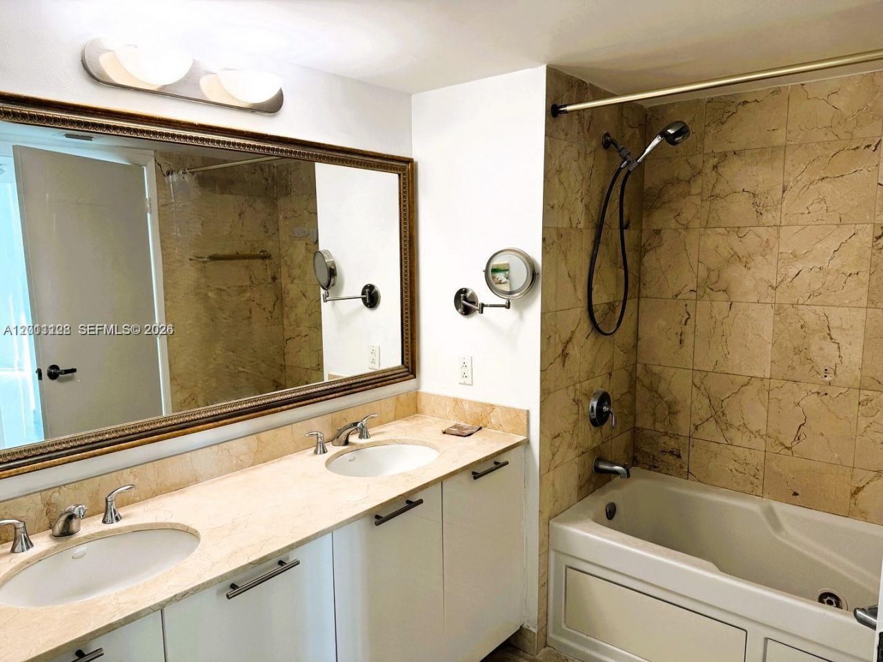 1800 N Bayshore Dr, Unit 3807, Miami, FL 33132 Photo