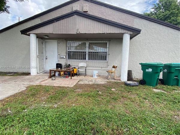 3956 NW 182nd Ln , Miami Gardens, FL 33055
