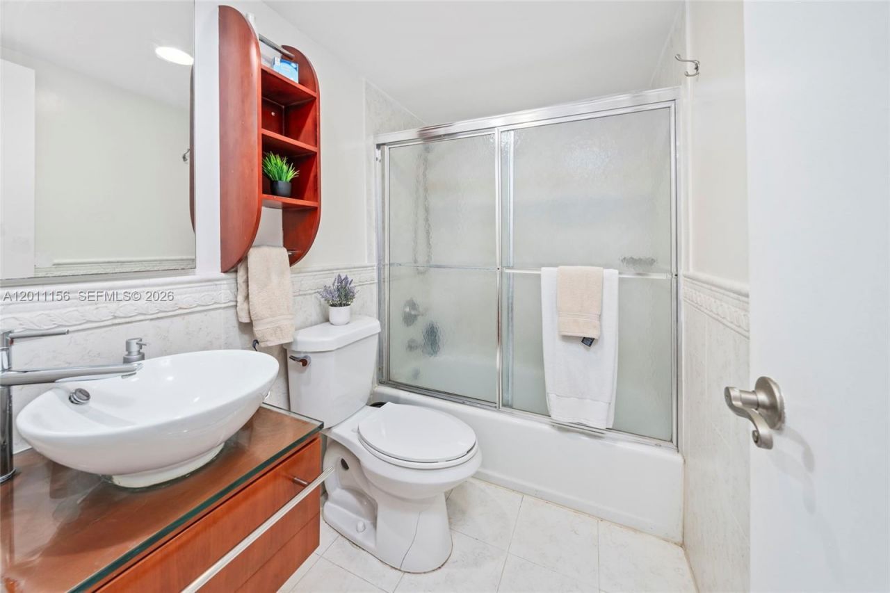 2100 Sans Souci Blvd, Unit B1006, North Miami, FL 33181 Photo