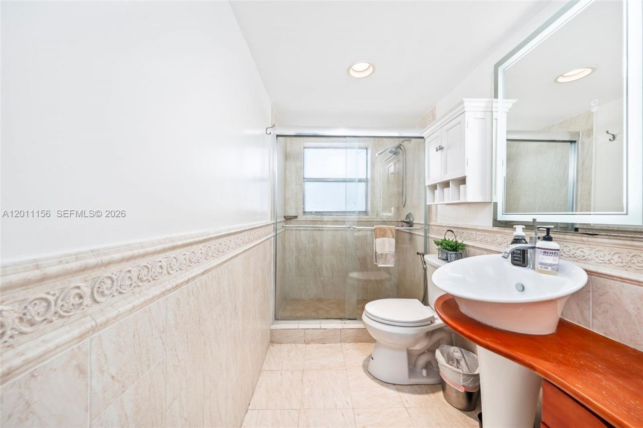 2100 Sans Souci Blvd, Unit B1006, North Miami, FL 33181 Photo