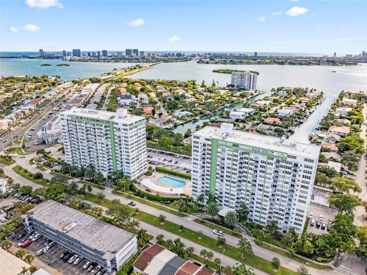 2100 Sans Souci Blvd, Unit B1006, North Miami, FL 33181 Photo