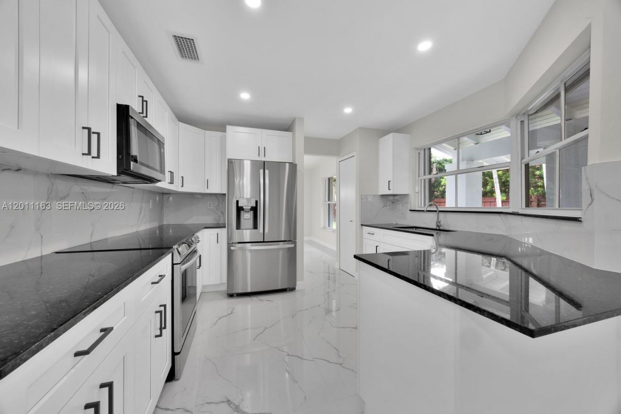 8503 SW 83rd St, Miami, FL 33143 Photo