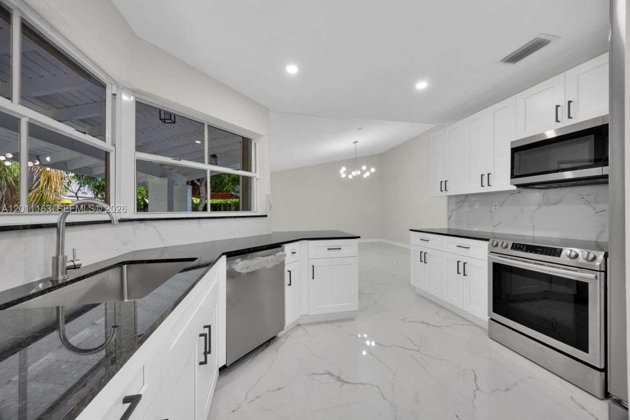 8503 SW 83rd St, Miami, FL 33143 Photo