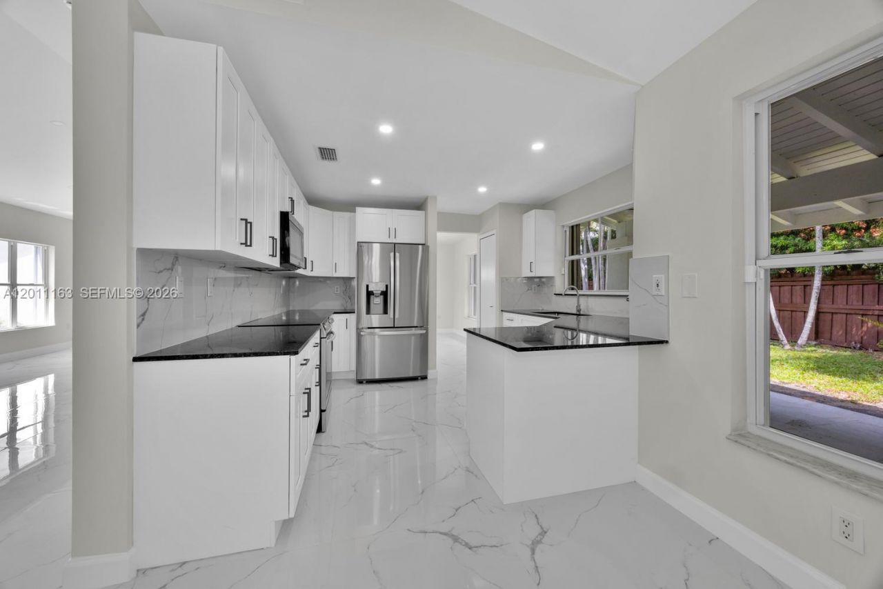 8503 SW 83rd St, Miami, FL 33143 Photo