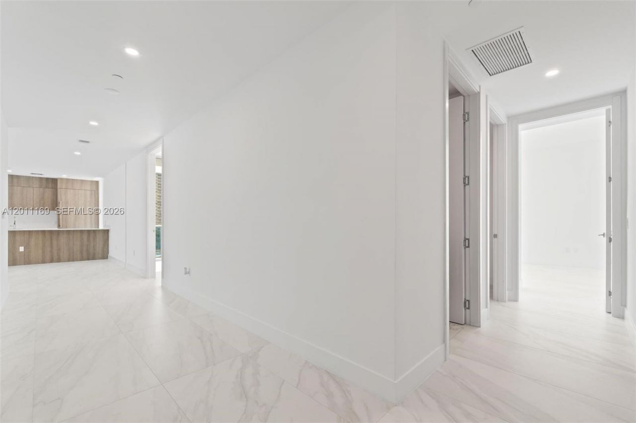 17550 Collins, Unit 501, Sunny Isles Beach, FL 33160 Photo