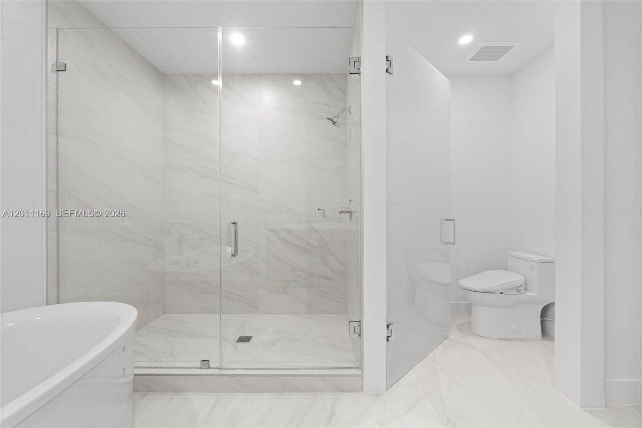 17550 Collins, Unit 501, Sunny Isles Beach, FL 33160 Photo