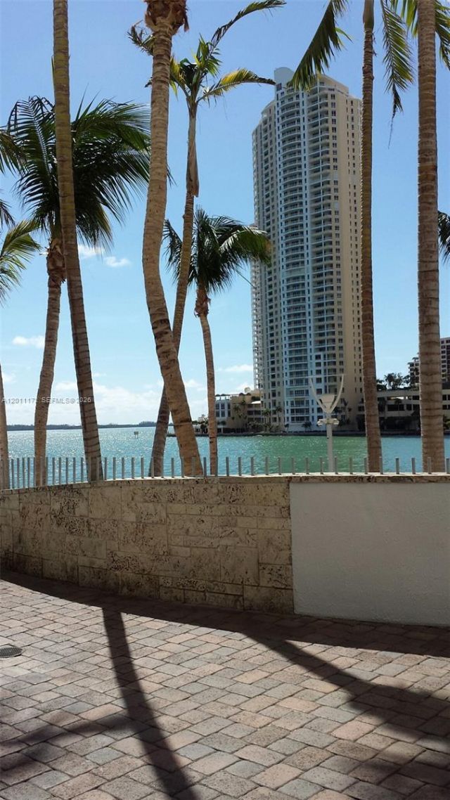 325 S Biscayne Blvd, Unit 3120, Miami, FL 33131 Photo