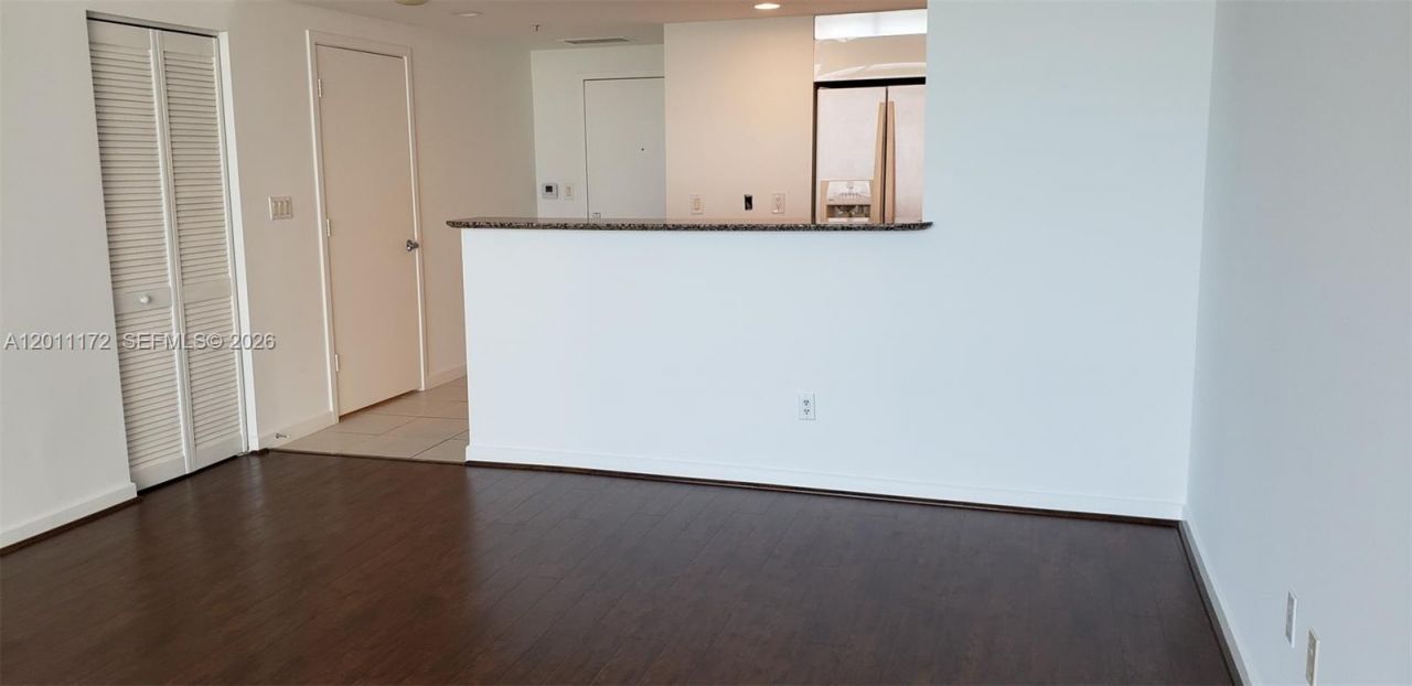 325 S Biscayne Blvd, Unit 3120, Miami, FL 33131 Photo
