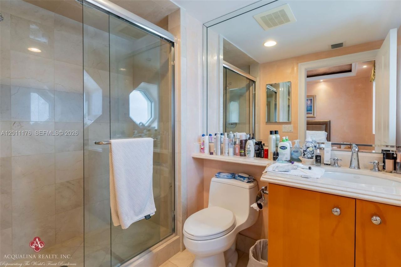 17875 Collins Ave , Unit 4001, Sunny Isles Beach, FL 33160 Photo