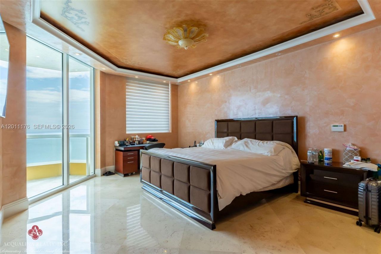 17875 Collins Ave , Unit 4001, Sunny Isles Beach, FL 33160 Photo