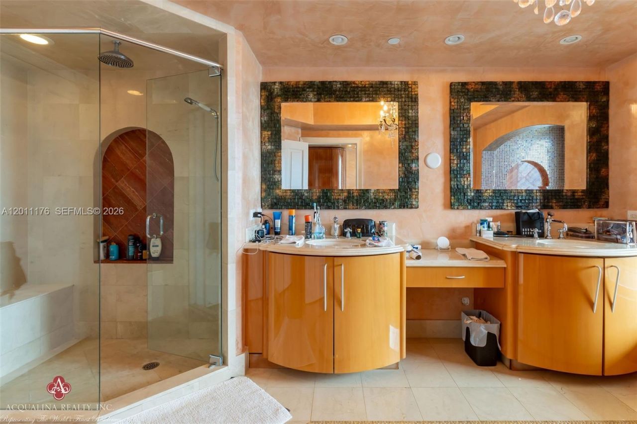 17875 Collins Ave , Unit 4001, Sunny Isles Beach, FL 33160 Photo