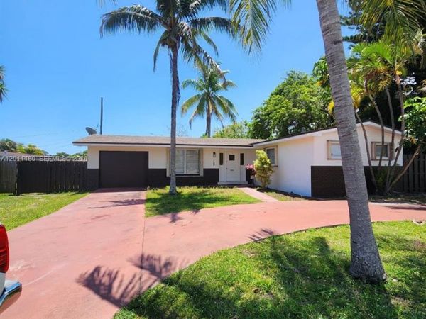 1180 NE 185th St , Unit 1180, Miami, FL 33169