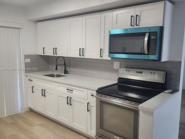 1180 NE 185th St , Unit 1180, Miami, FL 33169