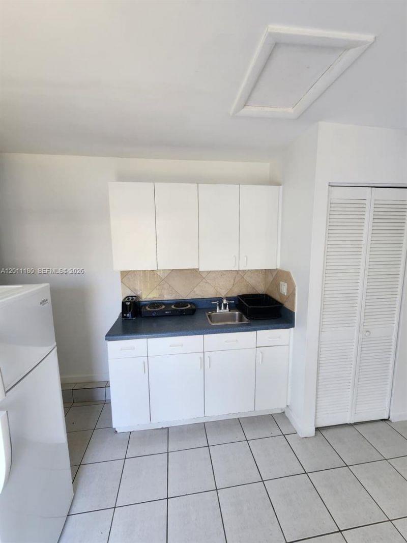 1180 NE 185th St, Unit 1180, Miami, FL 33169 Photo