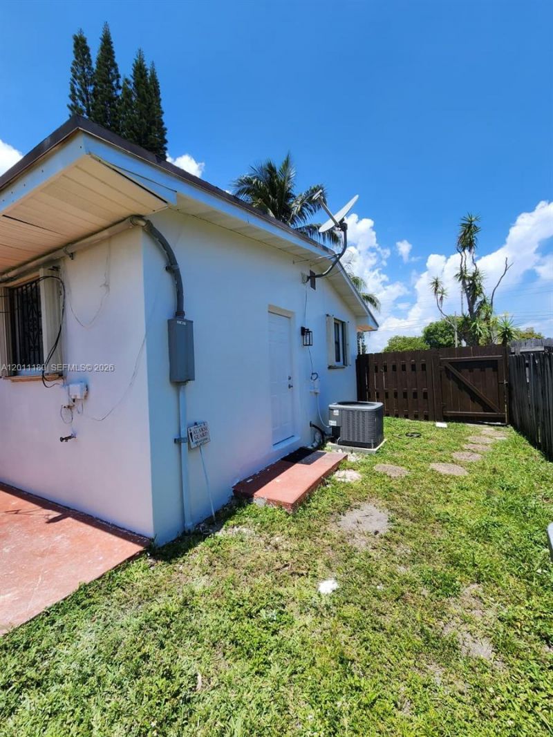 1180 NE 185th St, Unit 1180, Miami, FL 33169 Photo