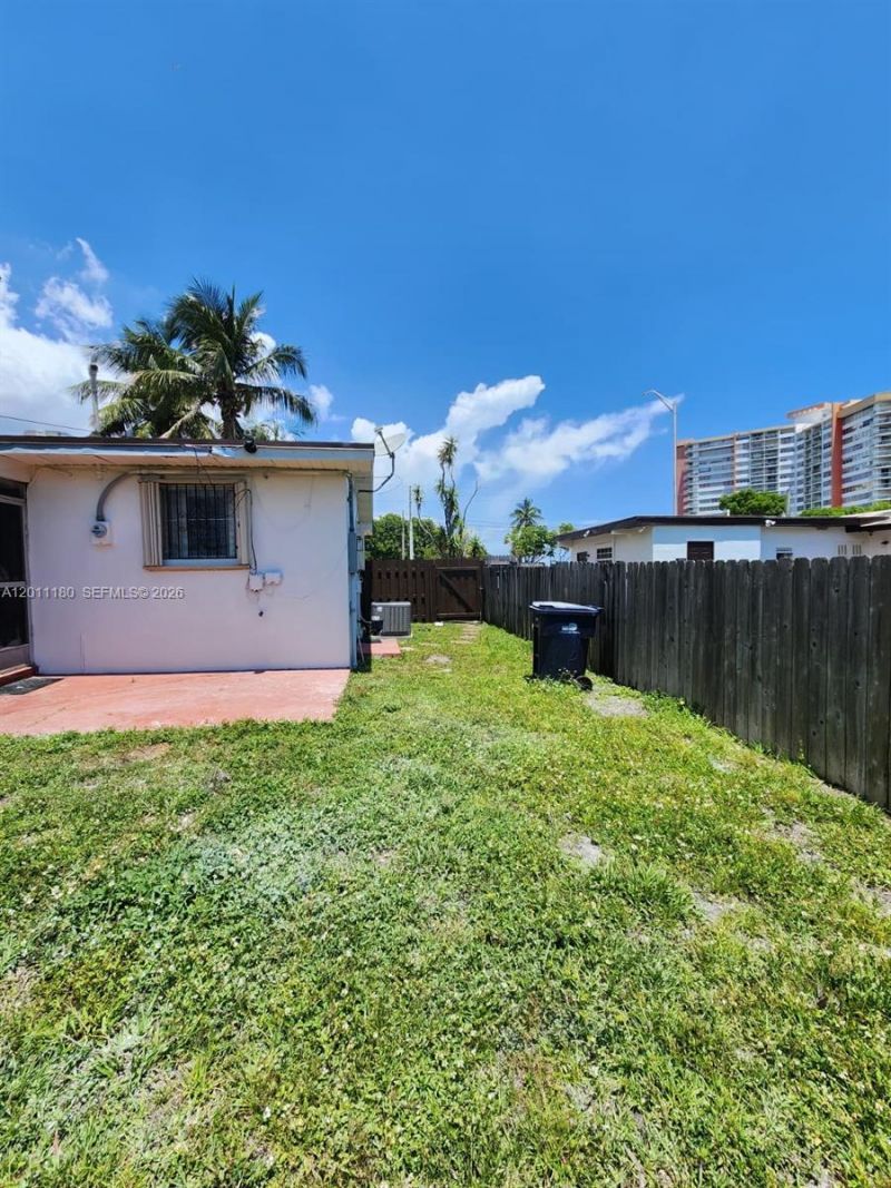 1180 NE 185th St, Unit 1180, Miami, FL 33169 Photo