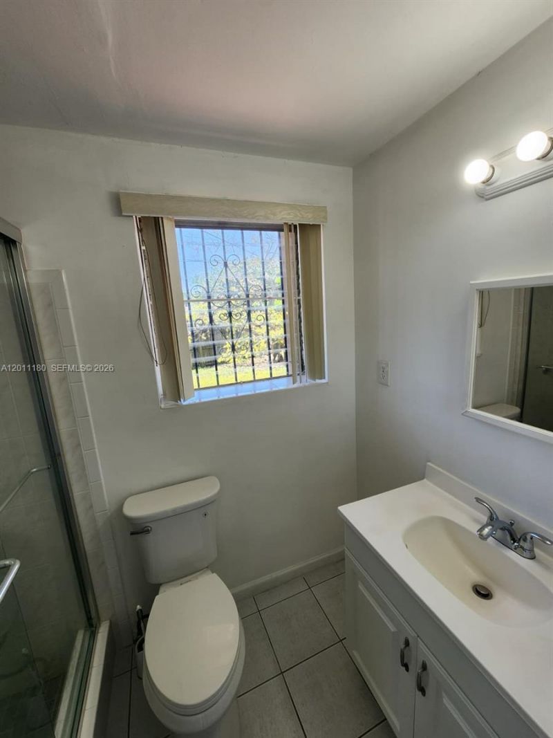 1180 NE 185th St, Unit 1180, Miami, FL 33169 Photo