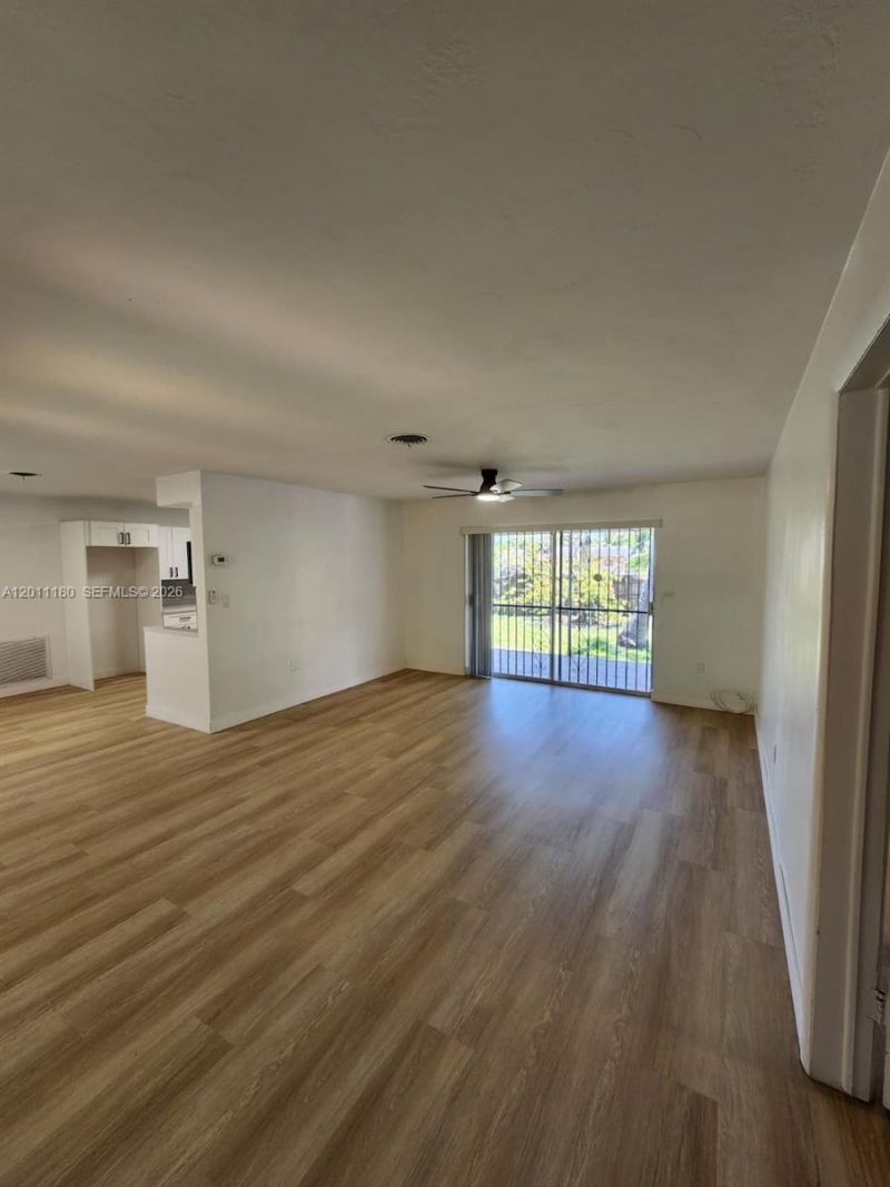 1180 NE 185th St, Unit 1180, Miami, FL 33169 Photo
