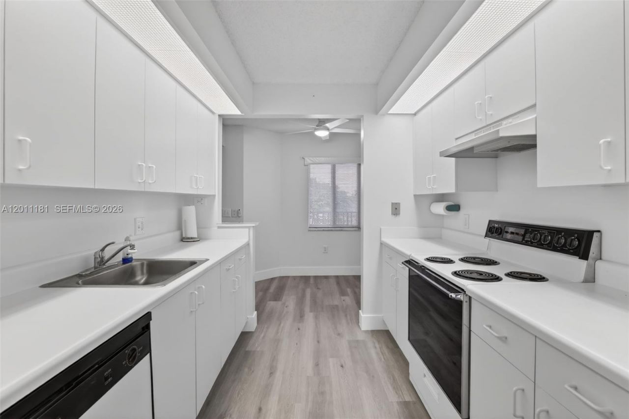13700 SW 11th St, Unit 309A, Pembroke Pines, FL 33027 Photo