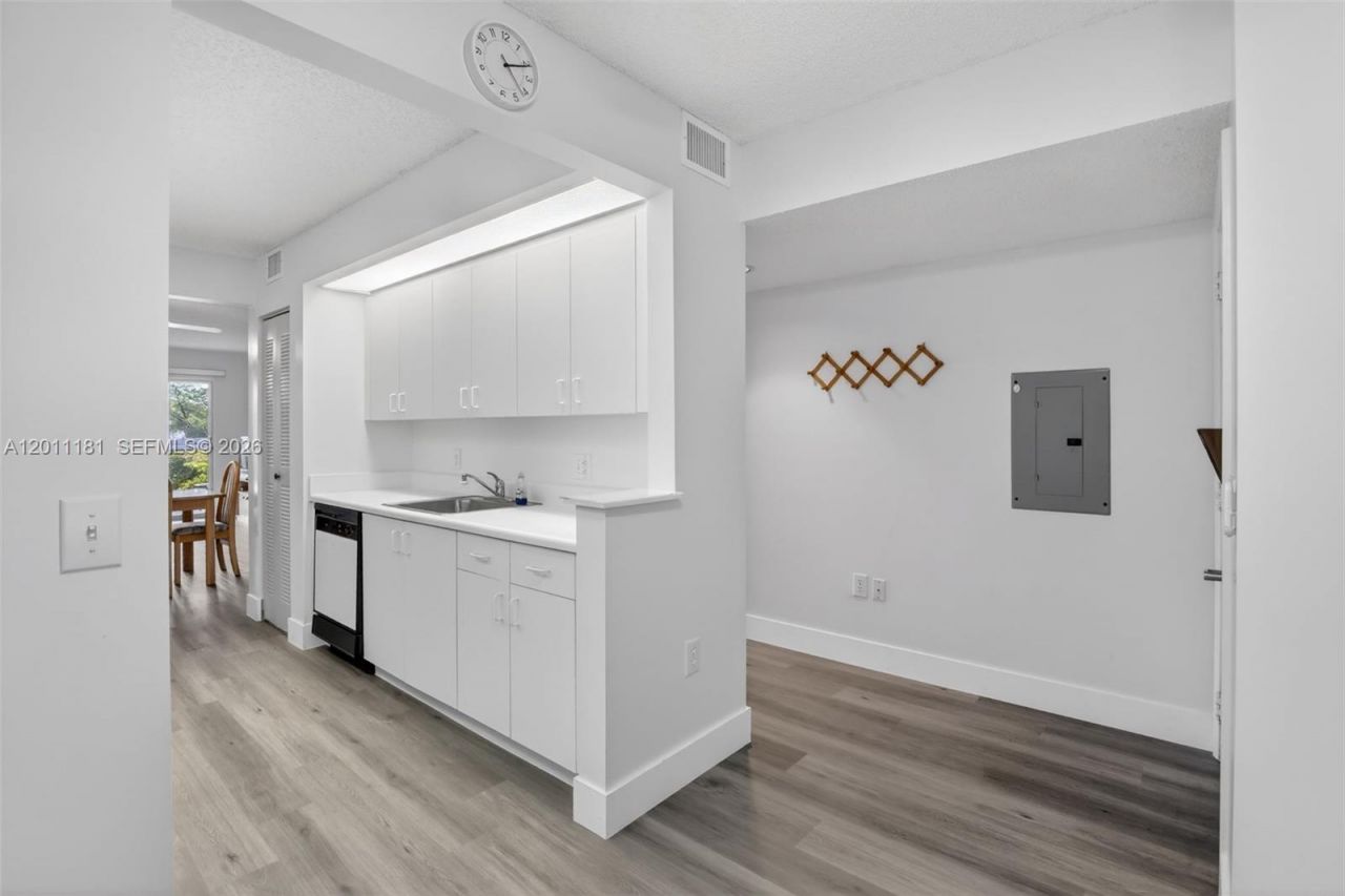 13700 SW 11th St, Unit 309A, Pembroke Pines, FL 33027 Photo