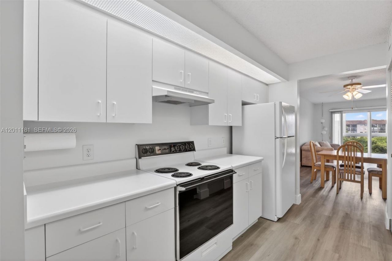 13700 SW 11th St, Unit 309A, Pembroke Pines, FL 33027 Photo
