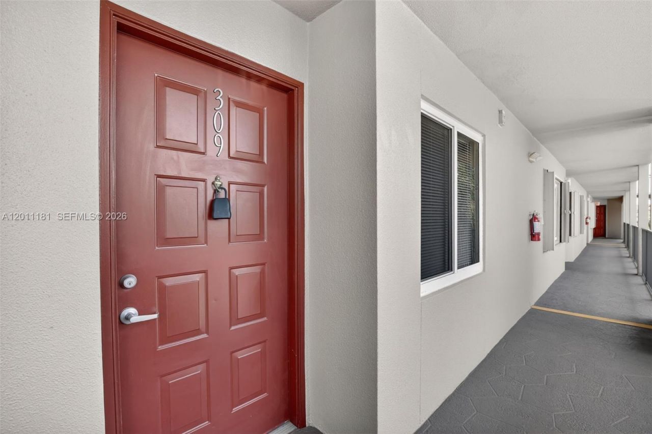 13700 SW 11th St, Unit 309A, Pembroke Pines, FL 33027 Photo