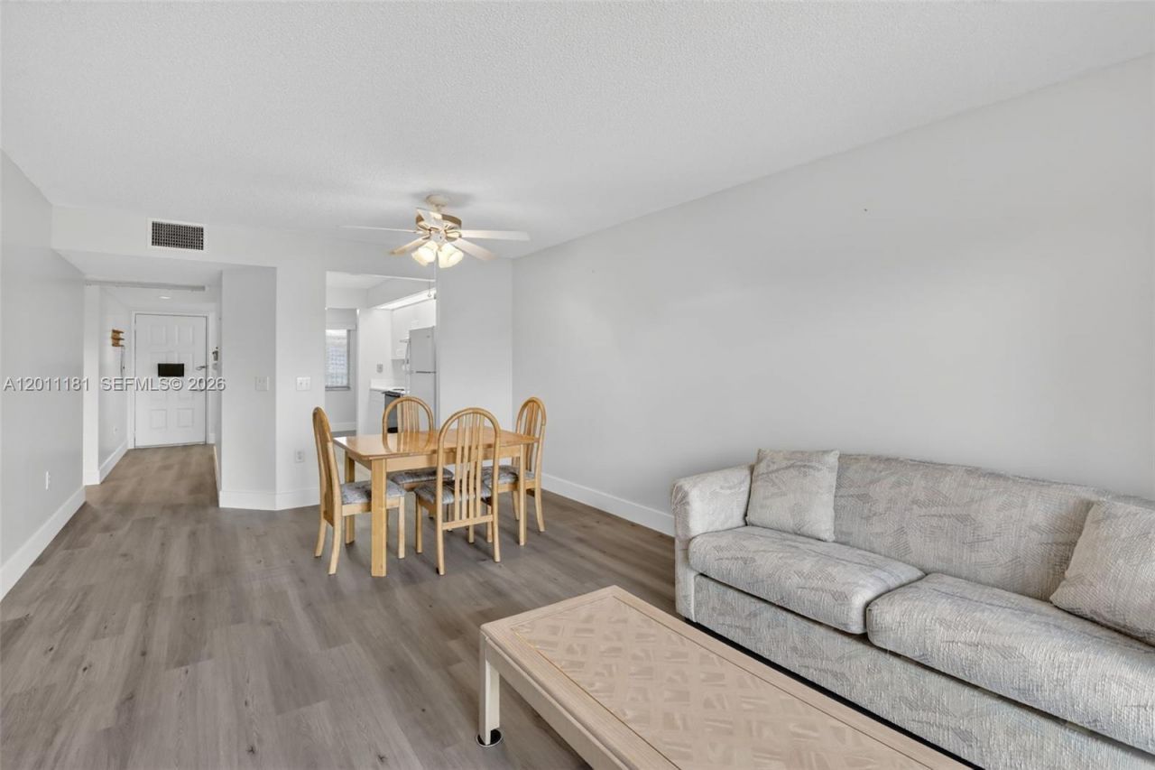 13700 SW 11th St, Unit 309A, Pembroke Pines, FL 33027 Photo