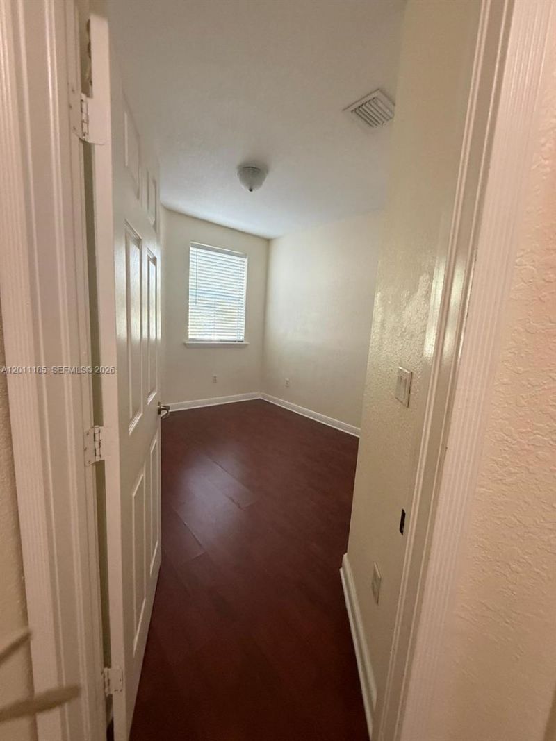 5470 NW 107th Ave , Unit 807, Doral, FL 33178 Photo