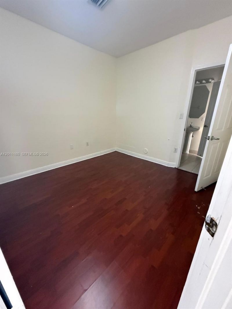 5470 NW 107th Ave , Unit 807, Doral, FL 33178 Photo