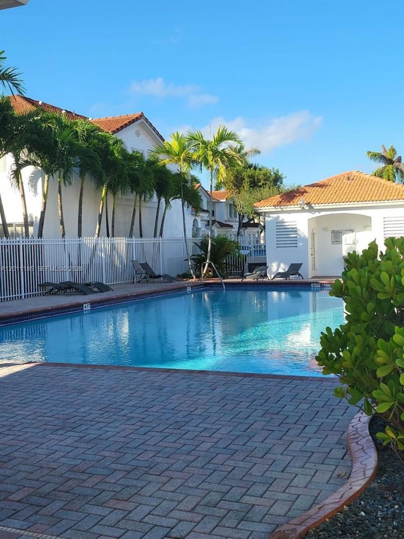5470 NW 107th Ave , Unit 807, Doral, FL 33178 Photo