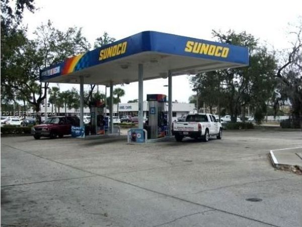 895 N Nova , Daytona, FL 32117