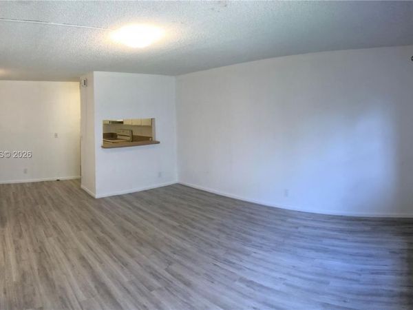 1027 Twin Lakes Dr, Unit 28-B, Coral Springs, FL 33071