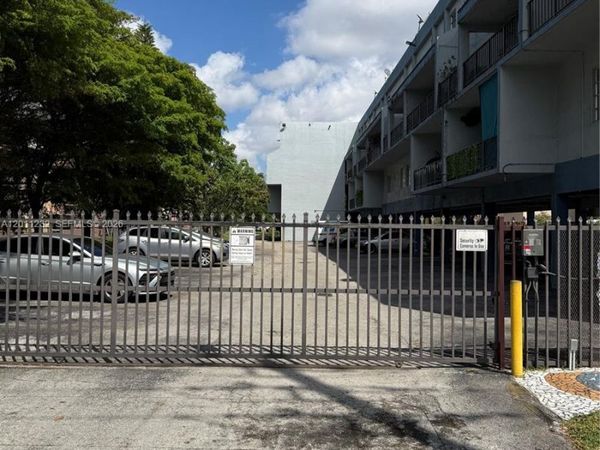 399 NW 72nd Ave , Unit 209, Miami, FL 33126