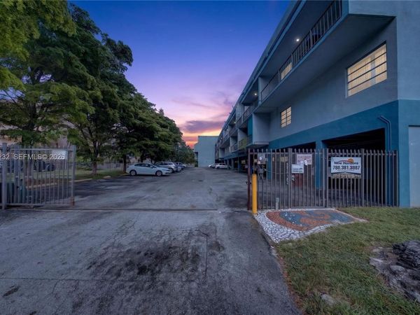 399 NW 72nd Ave , Unit 209, Miami, FL 33126