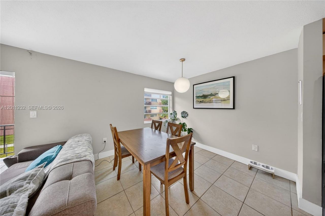 399 NW 72nd Ave , Unit 209, Miami, FL 33126 Photo