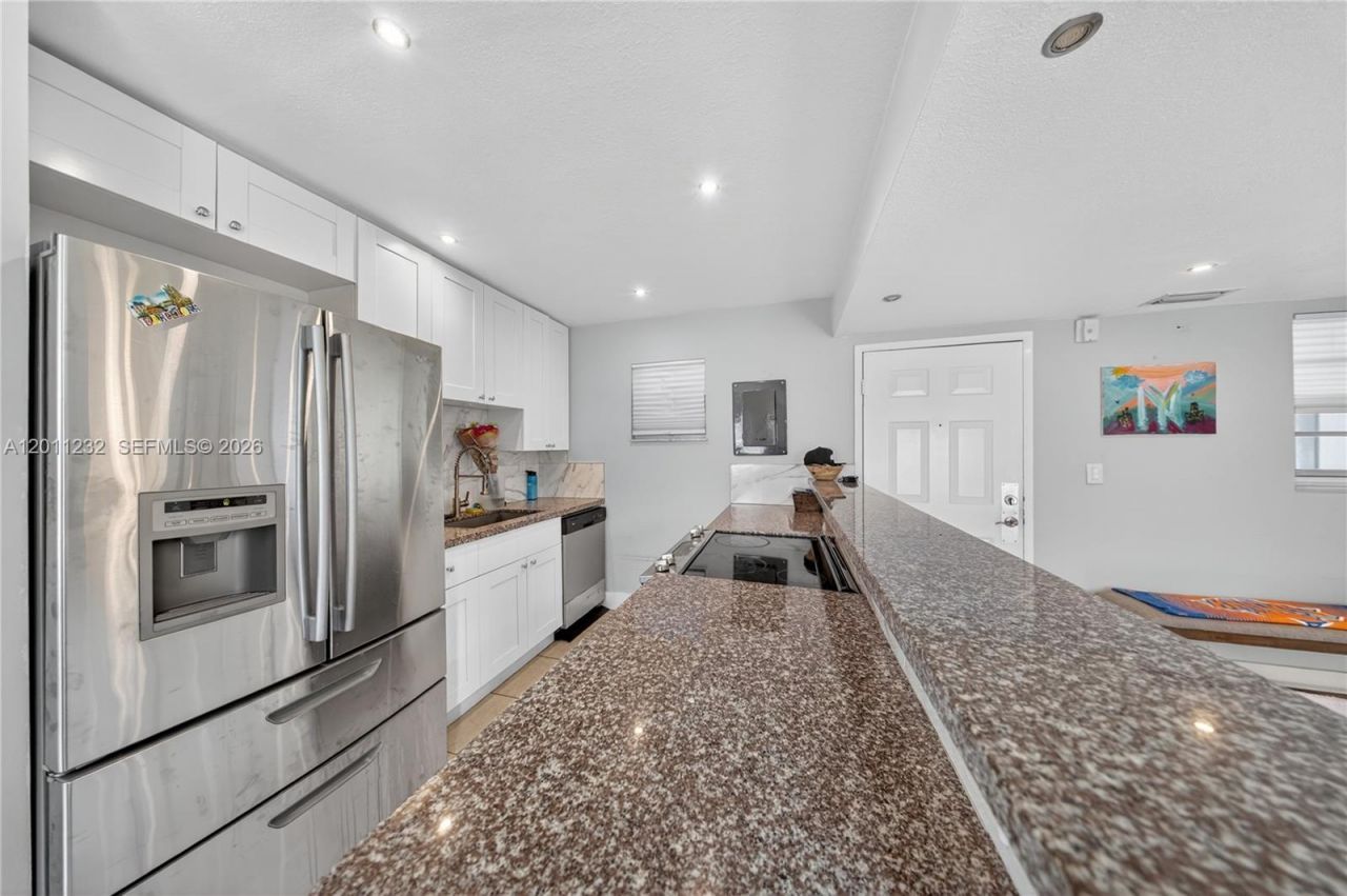399 NW 72nd Ave , Unit 209, Miami, FL 33126 Photo