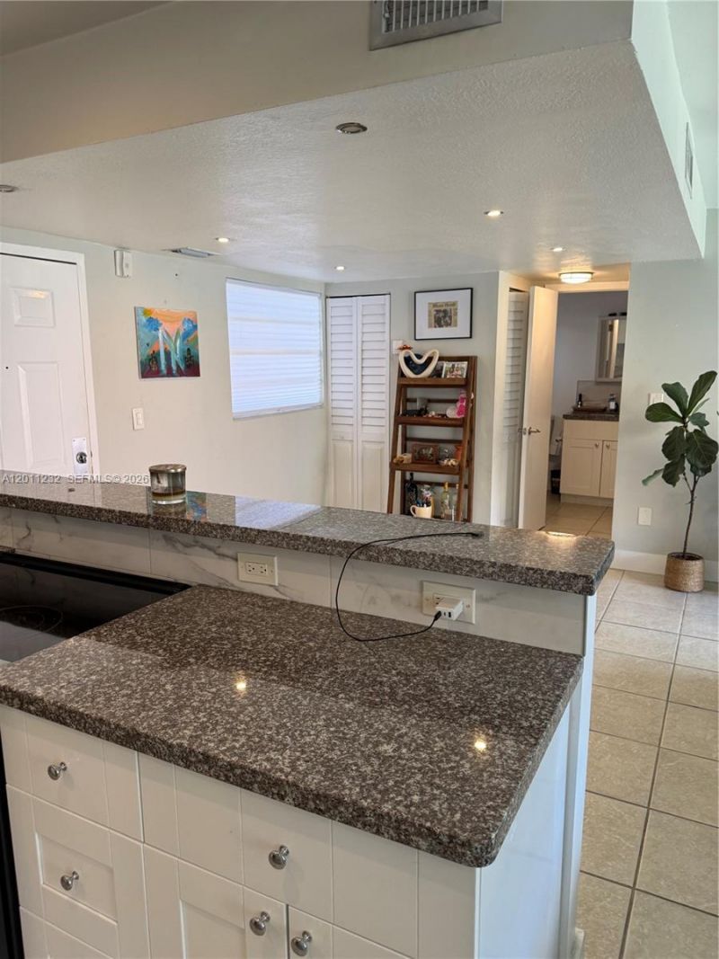 399 NW 72nd Ave , Unit 209, Miami, FL 33126 Photo