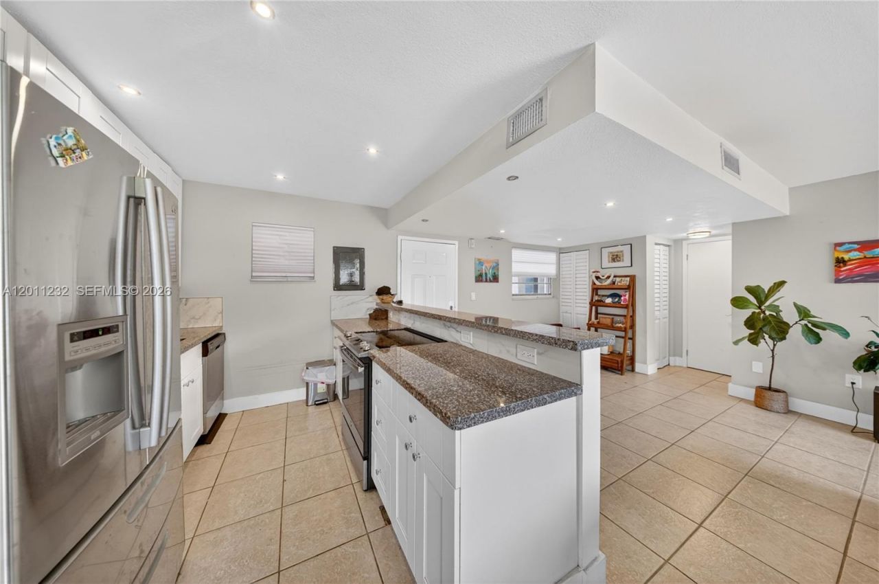 399 NW 72nd Ave , Unit 209, Miami, FL 33126 Photo