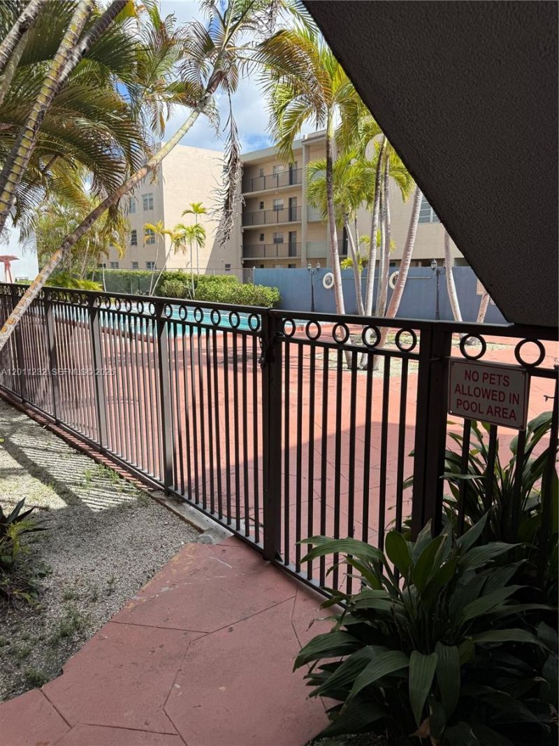 399 NW 72nd Ave , Unit 209, Miami, FL 33126 Photo