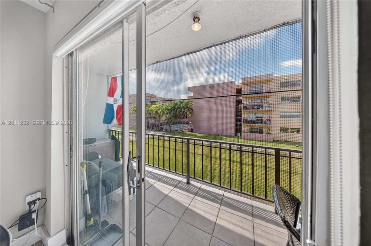 399 NW 72nd Ave , Unit 209, Miami, FL 33126 Photo